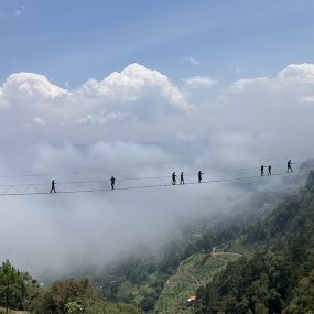 PUENTE TIBETANO Y TIROLESA CERRO CABEZON (1)