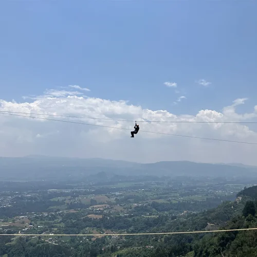 PUENTE COLGANTE Y TIROLESA CERRO CABEZÓN TLATLAUQUITEPEC