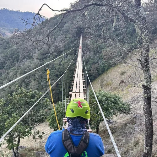 PUENTE COLGANTE Y TIROLESA CERRO CABEZÓN TLATLAUQUITEPEC